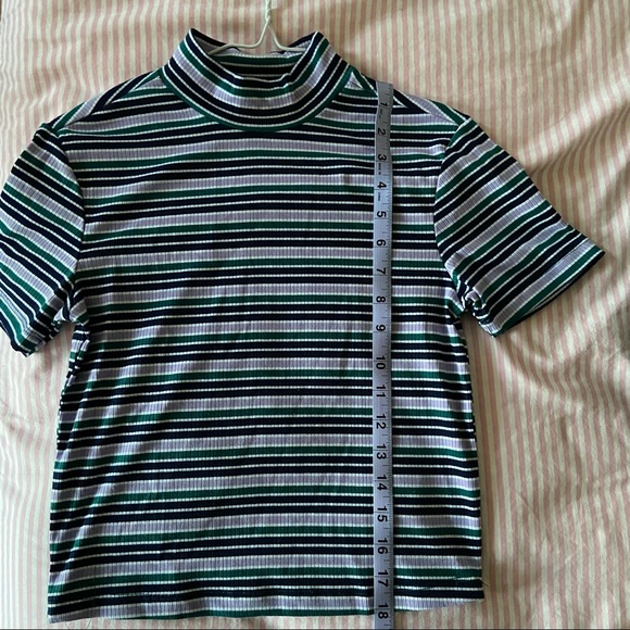 ✨3/$15✨bluenotes striped-turtleneck crop top - Picture 3 of 6